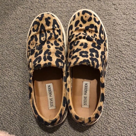 Steve Madden Shoes - Steve Madden slip ons